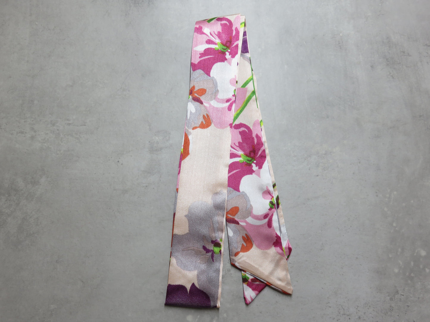 #color_ Flowers Pink and White | Relhok Handbag Skinny Scarf - Flowers Pink and White - IMG_5579