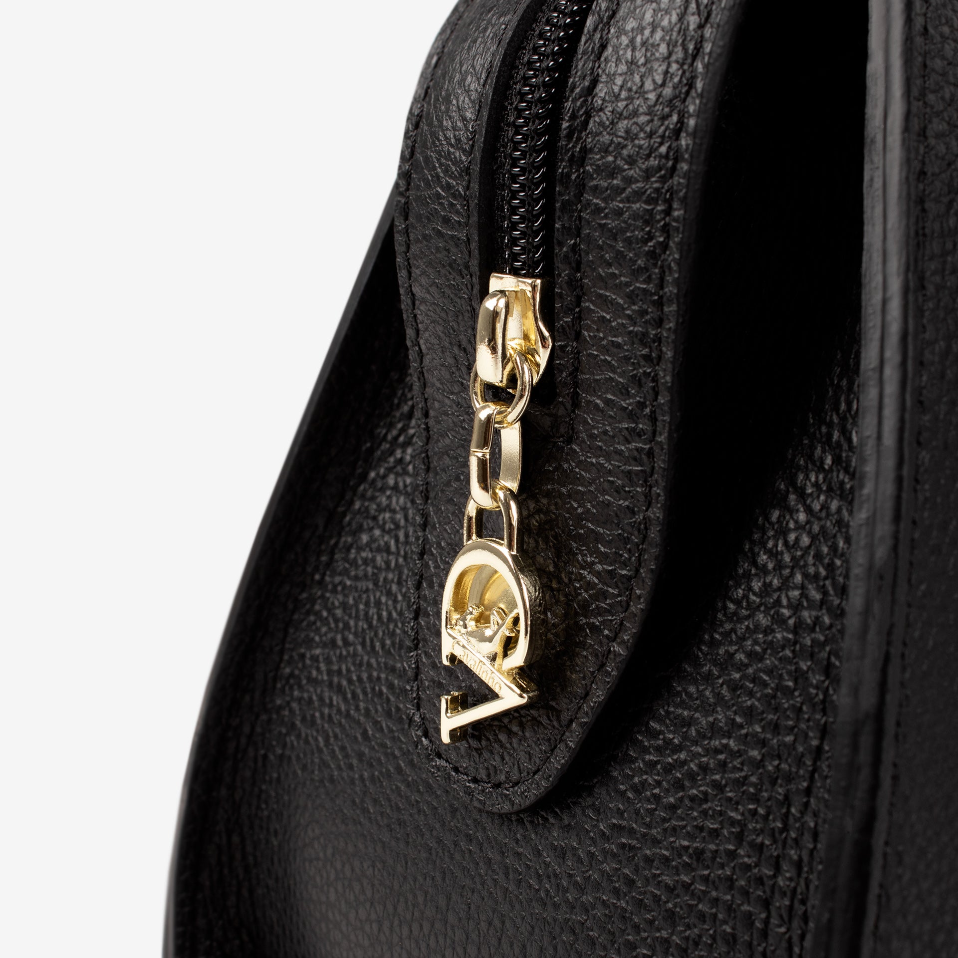 Signature CV By Cavalinho Leather Handbag SKU 16260602.01 #color_black