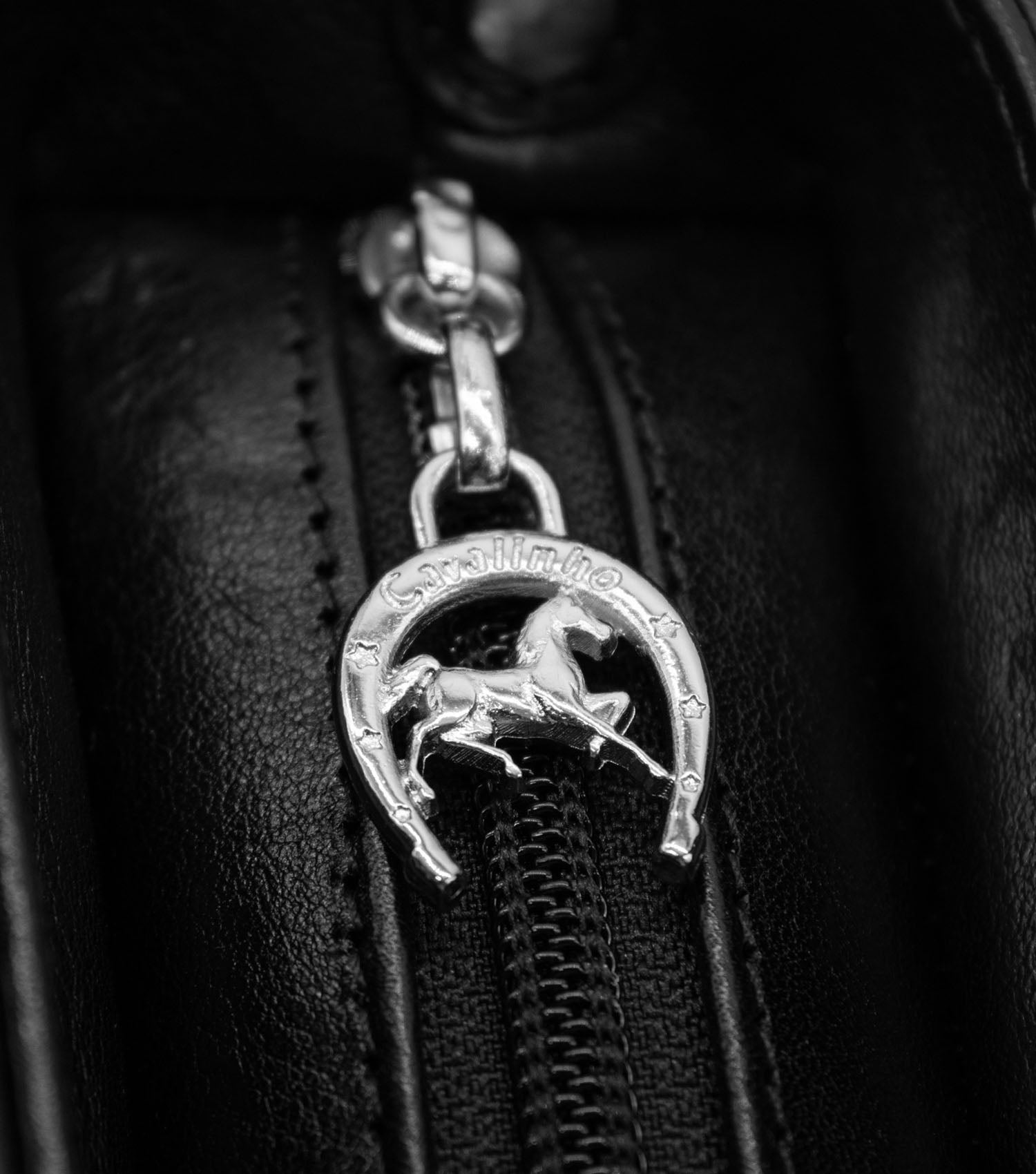Cavalinho Cavalo Lusitano Mini Leather Handbag - Black - 18090243.01_P04