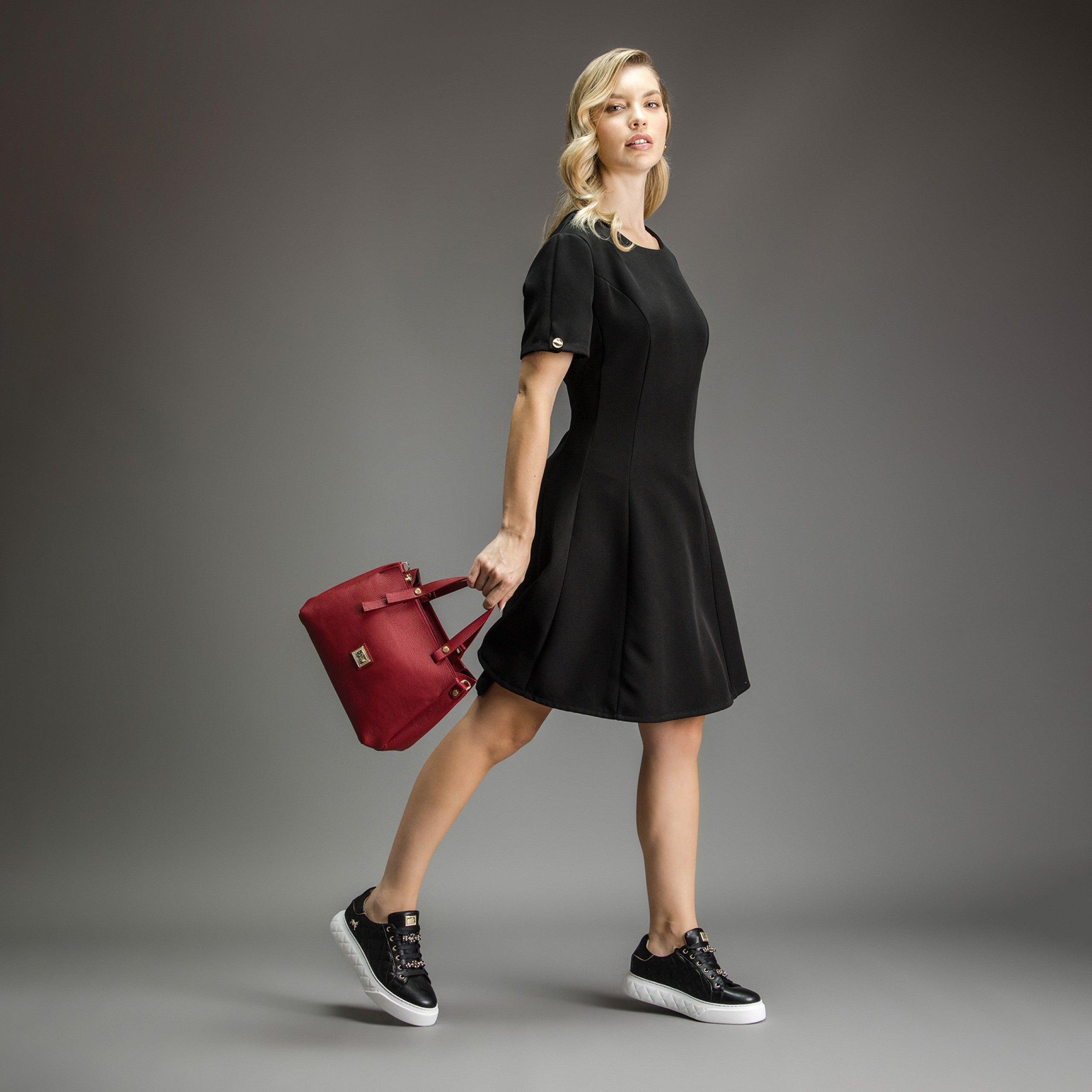 Cavalinho Muse Burgundy Leather Handbag SKU 18300490.15 #color_Burgundy