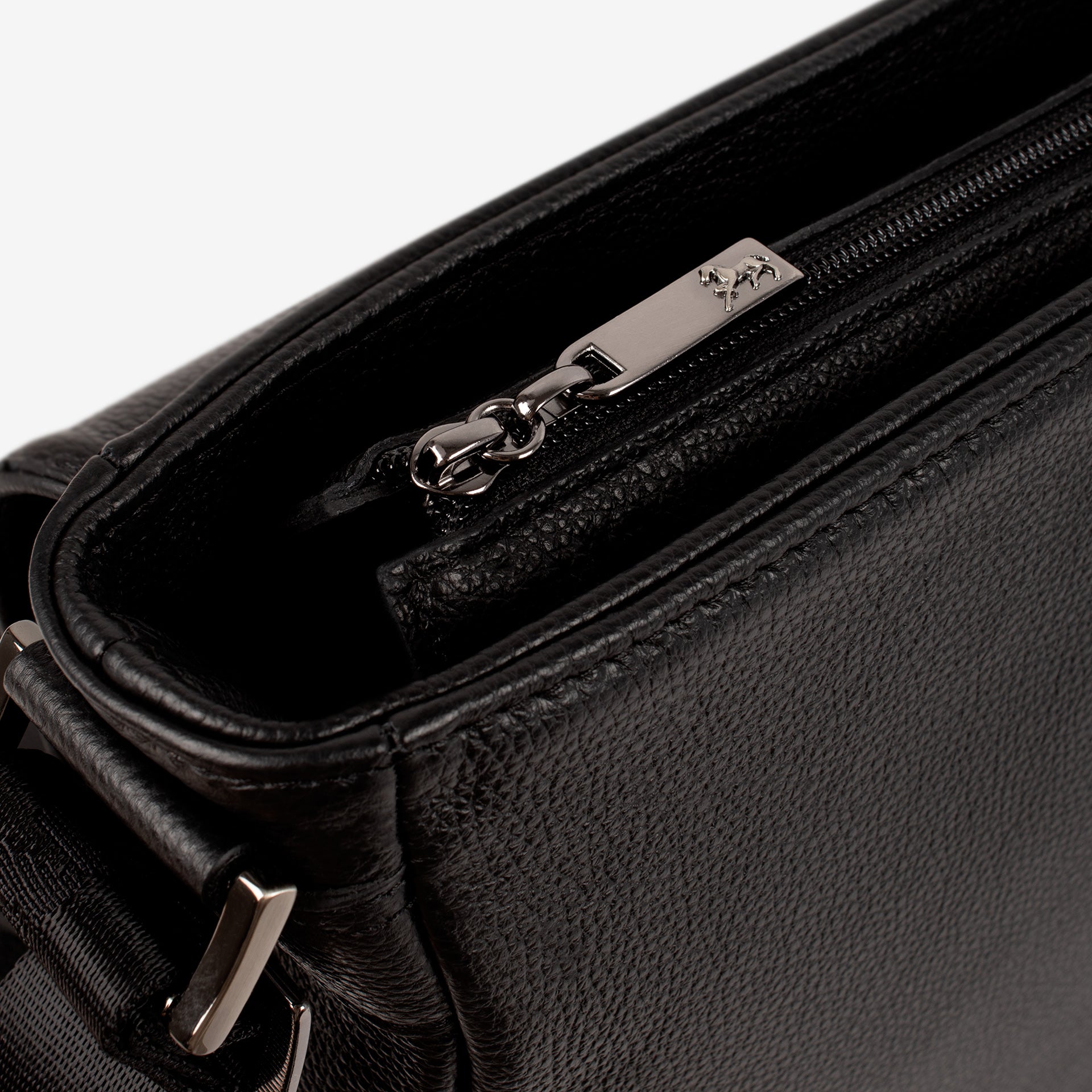 Cavalinho El Cavaleiro Black Leather Messenger Bag SKU 18330065.01 #color_black
