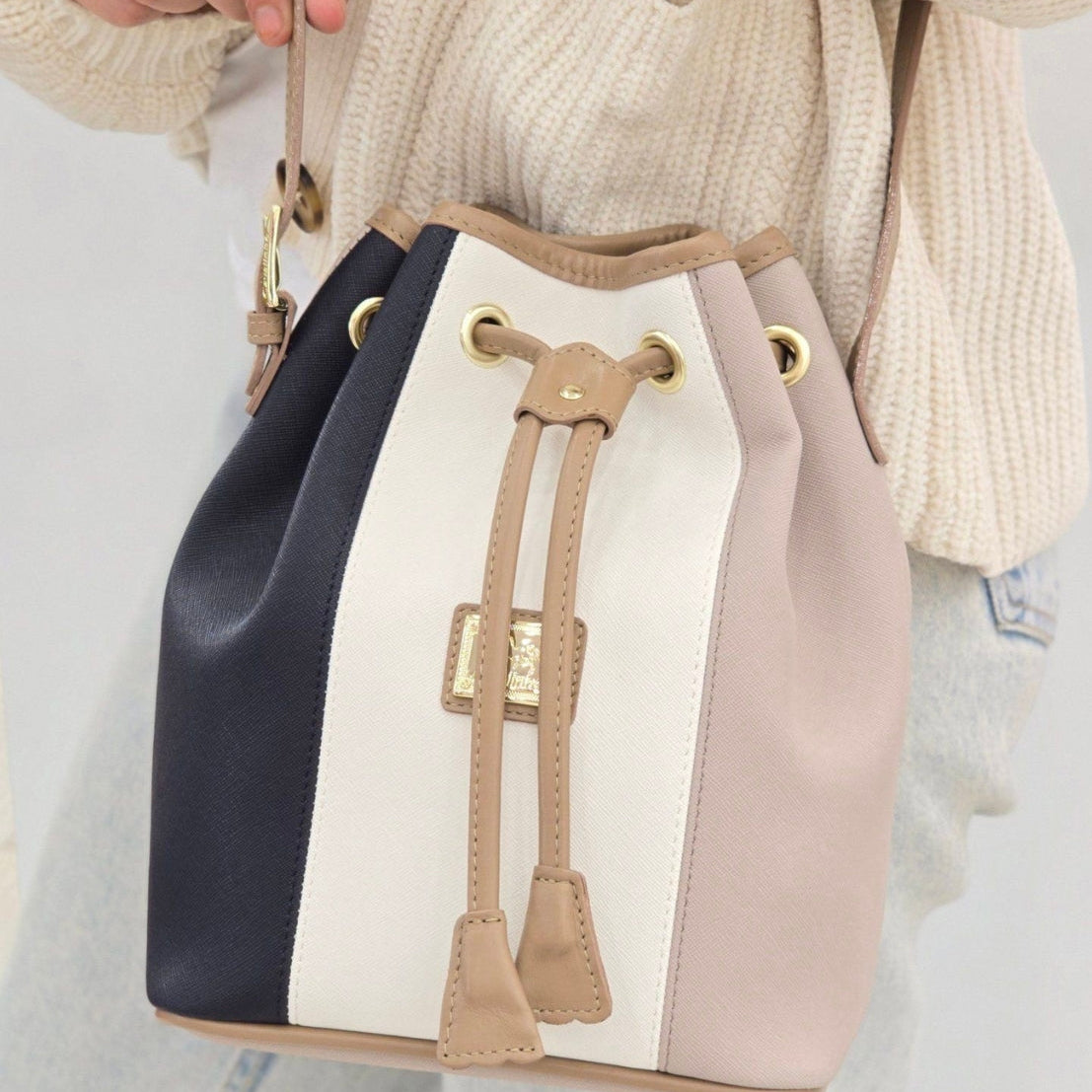 Cavalinho Allegro Bucket Bag SKU 18480413.22 #color_Beige / White / Navy