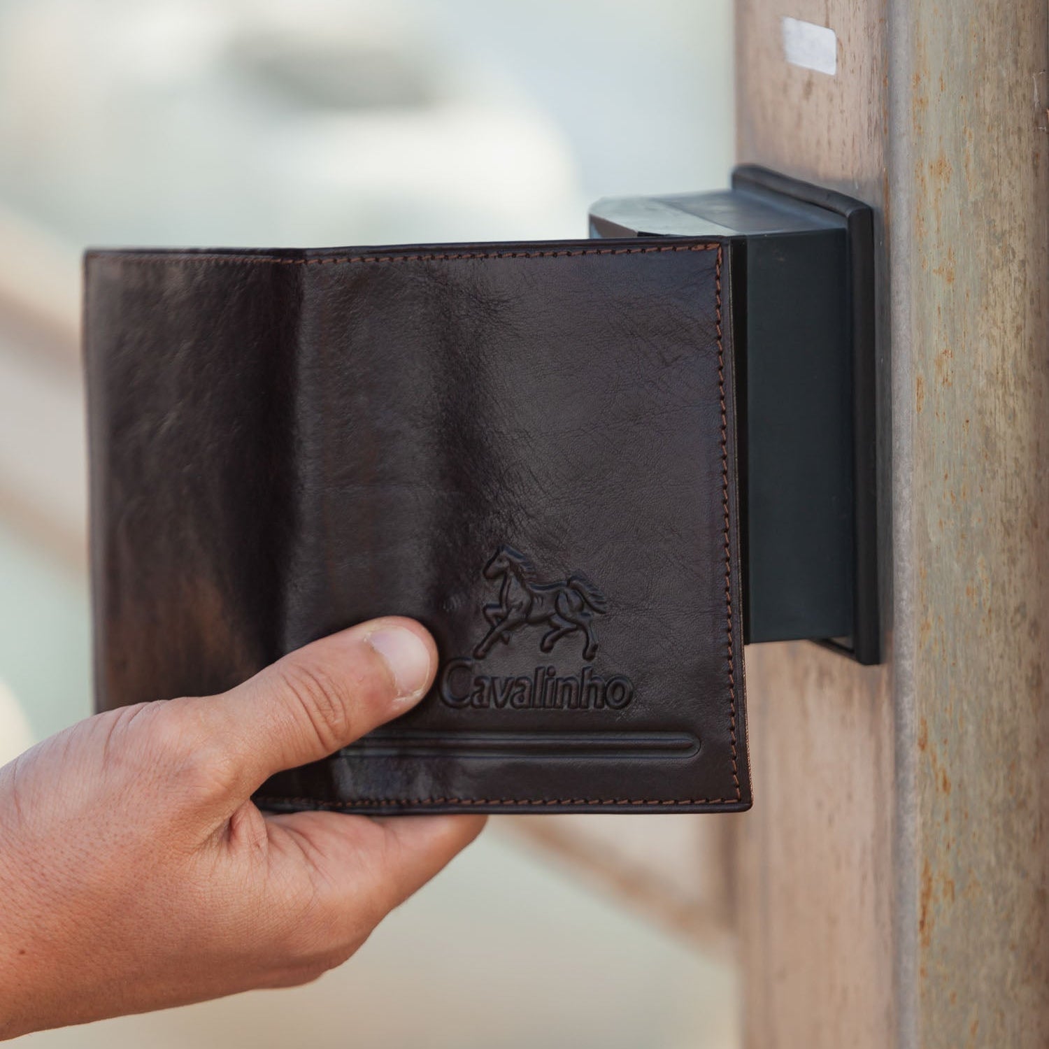 Cavalinho Men's Bifold Leather Wallet SKU 28610552.02 #color_brown