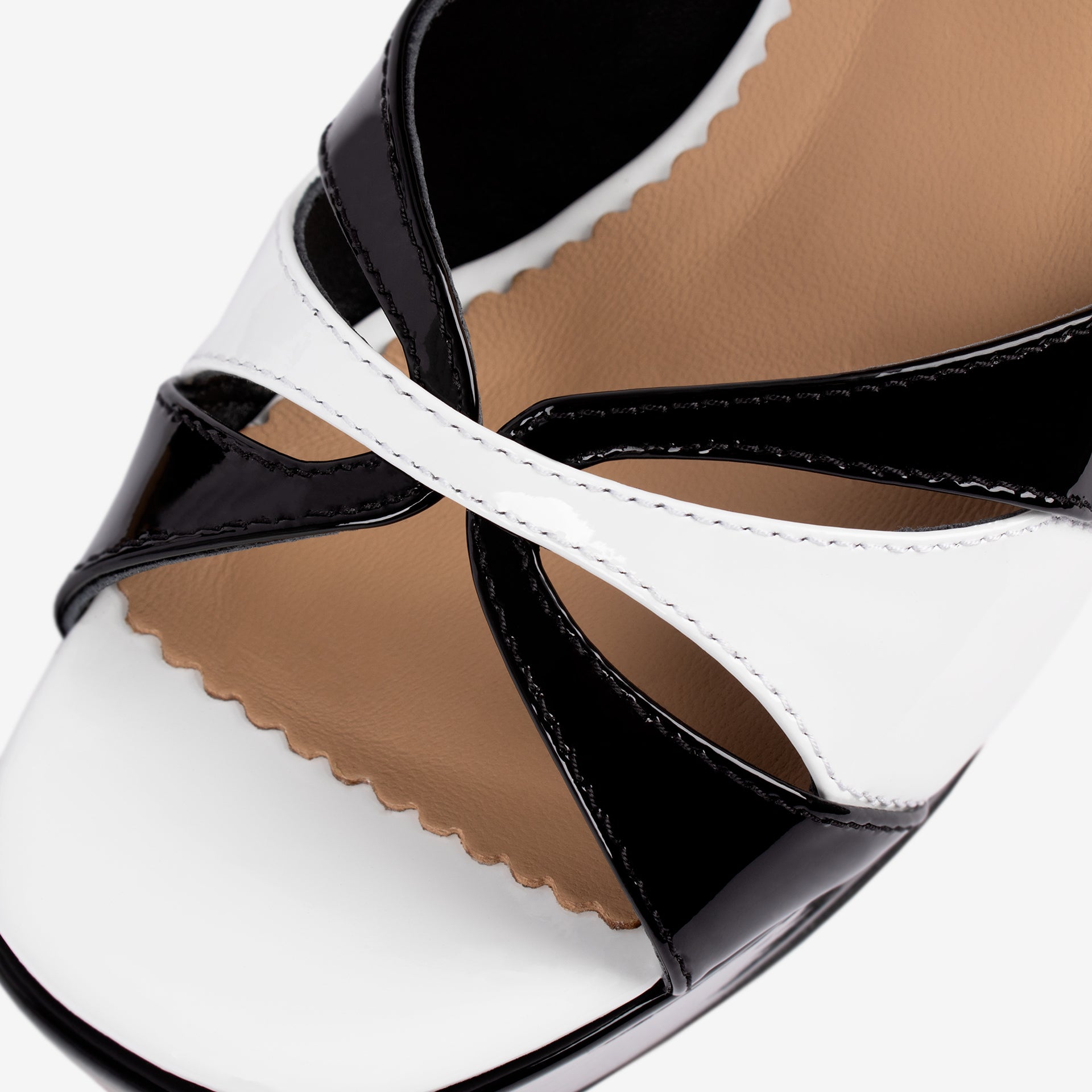 Cavalinho Fortezza Black & White Block Heel Platform Sandal SKU 48090001.33 #color_black / white, noir / blanc, preto / branco