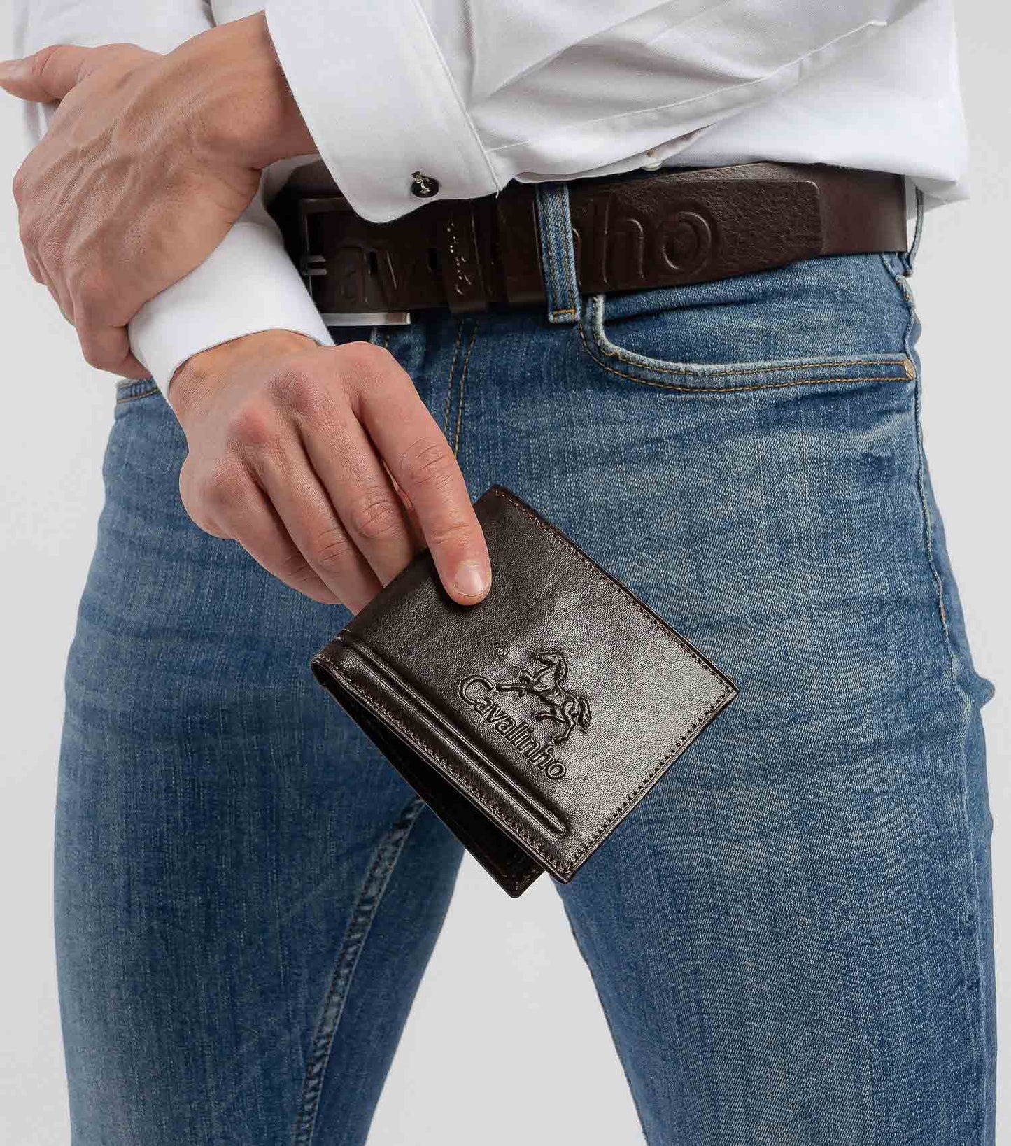 Cavalinho Men's Bifold Leather Wallet - Brown - 28610512.02_M02